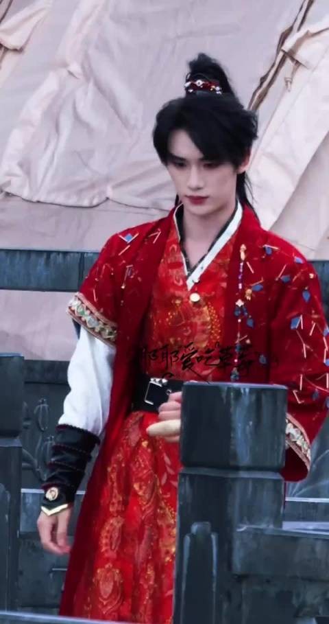 丁程鑫亮相你好星期六,粉丝期待唱跳表演