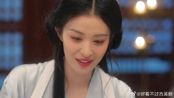 《成何体统》宫女上班摸鱼蛐蛐皇上 澹总:我的火锅都糊了