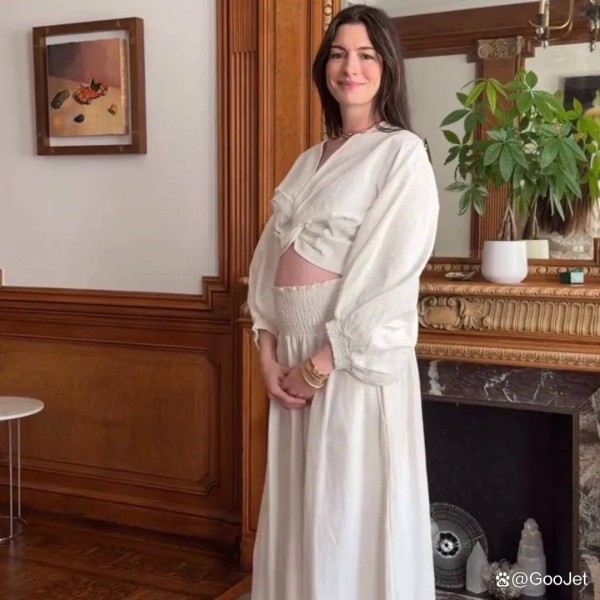 Anne Hathaway 透露自己已经怀孕，太幸福了！