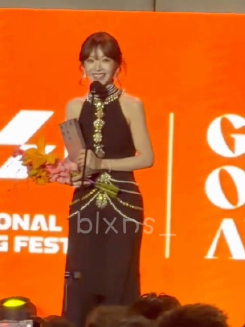 田曦薇中英双语发表获奖感言,田曦薇今天好美啊,甜美性感,恭喜田曦薇