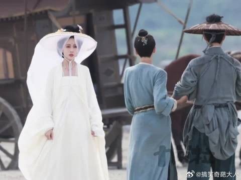 “我害怕以后再也看不见她,脑海里只能记住她转身离开的样子”