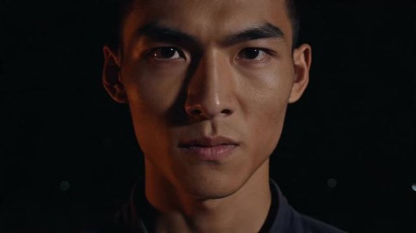 非遗国风大片震撼上演,烈焰铁花演绎千年技艺