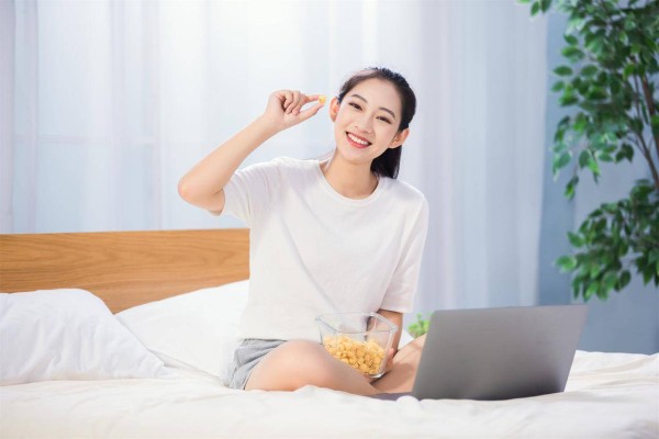 结了婚的男女要是关系变了味，往往是从这么一个不起眼的小动作开始的，别不当回事