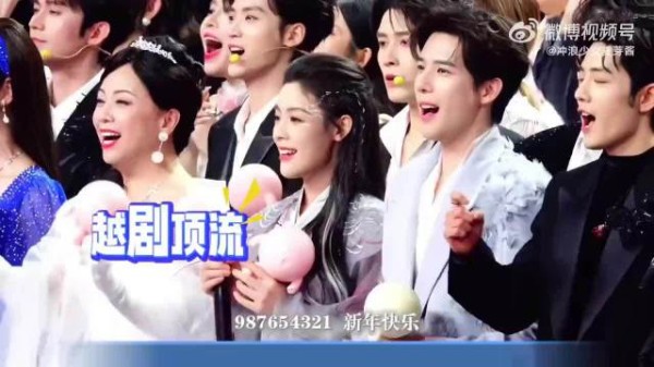 陈丽君新舞台《霸王别姬》，一人分饰三角，唱完你的唱你的，演完你的演你的