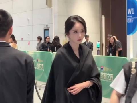 人怎么可以美成这样 杨幂