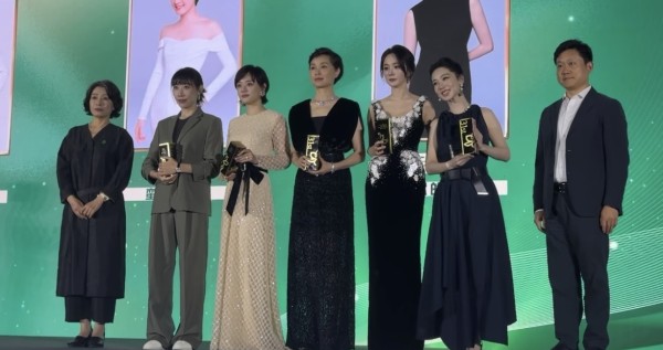 白玉兰提名晚宴首设绿毯 奖项今晚揭晓