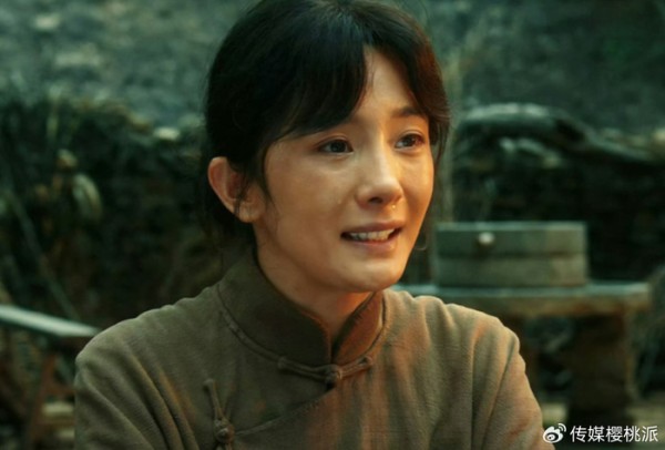 杨紫摘“白玉兰视后”的瞬间！杨幂笑出了女演员间的另一种美好