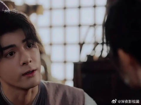 “那我和莲花有何不同”