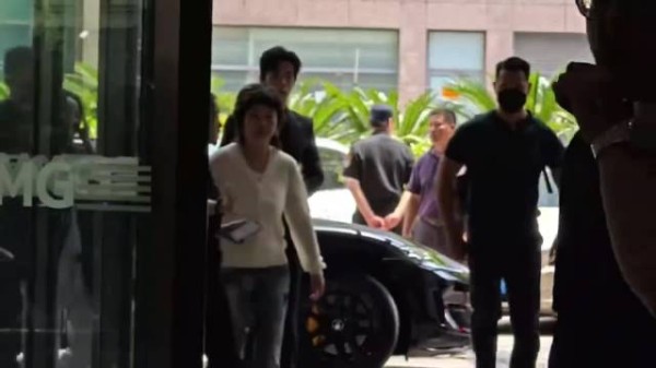好帅的尚界Z7t 黑 香车配美人 今年的目标收益一辆 明年必须换车了