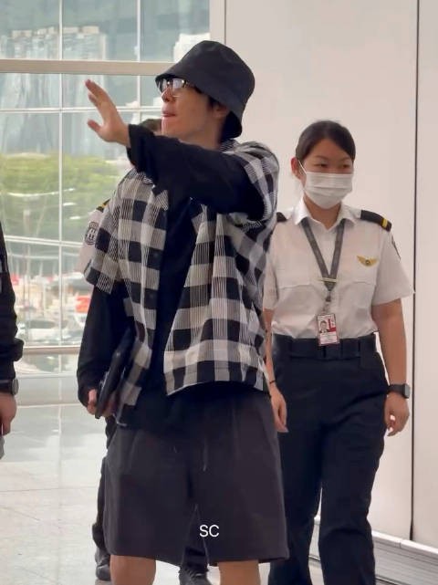 李东海solo 260629 HKG出发李东海 乖乖回去休息~ sc____dh
