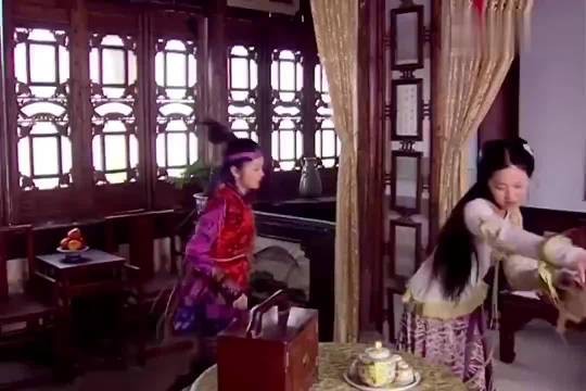 摸了赵灵儿的腰，林月如这反应也太真实了