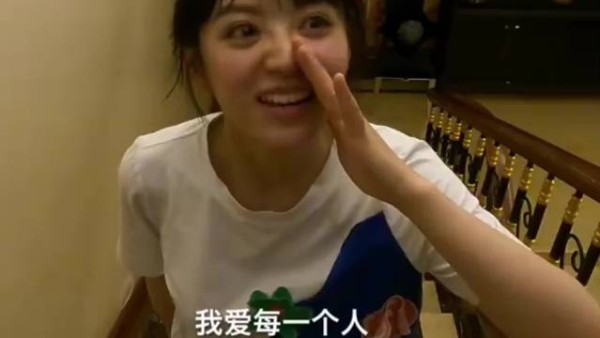 田曦薇被评天使般温暖，工作人员称其始终善待他人