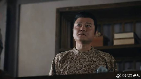 苏无名发现老板不对劲，套他话，竟查出案子来