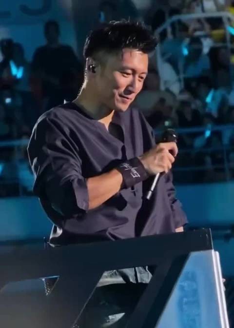 谢霆锋<a target=