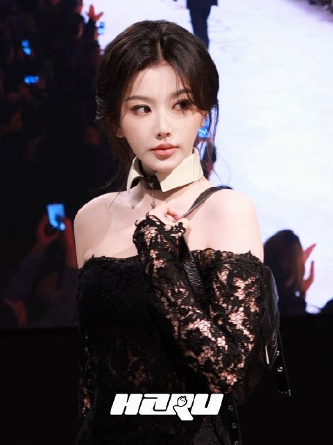 五官太精致了 雪雪大小姐美滴很 .