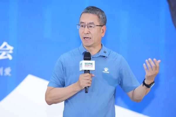 白岩松谈《白说》出版十周年：“活人感”才是生活最核心的本质