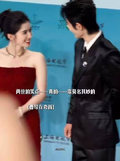确实如此,彼此尚不熟悉,却已悄然滋生一丝朦胧情愫…… 暧昧