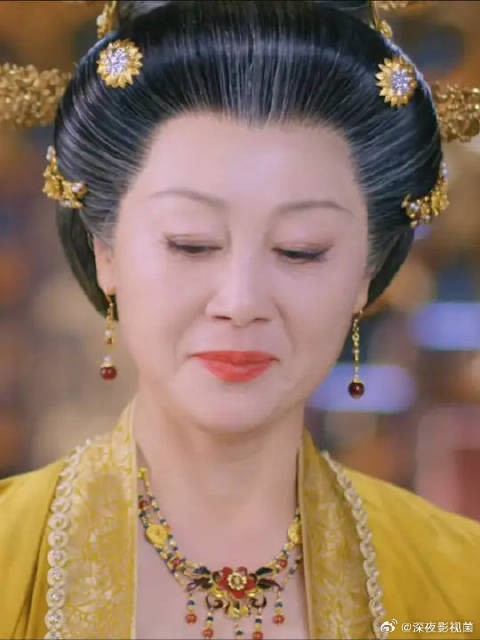 太后花式宠花琉璃,换我被禁足在此一辈子也愿意