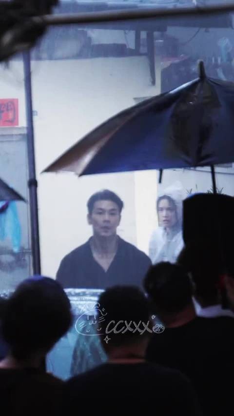 周也胡先煦雨中原声台词穿透力强