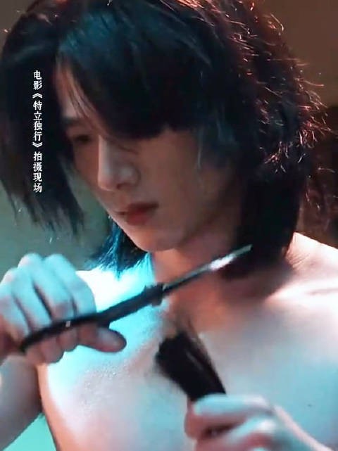 白敬亭新片《特立独行》今日上映，演绎人情世故