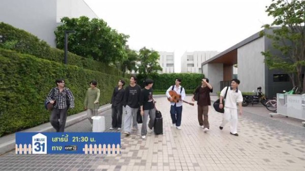 先来看两眼男团合宿都干点啥