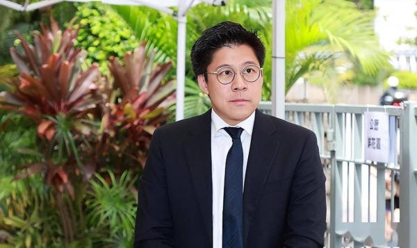 香港戏剧宗师钟景辉葬礼曝光:周润发、刘德华等明星现身送别,8人扶灵