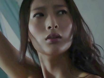 冷艳灯系女神王李丹妮深入神秘大宅，演技令人震撼！