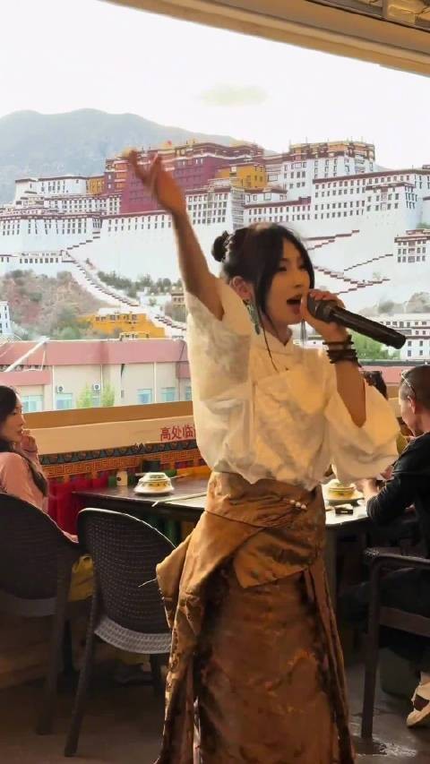 来看看拉萨餐厅歌手