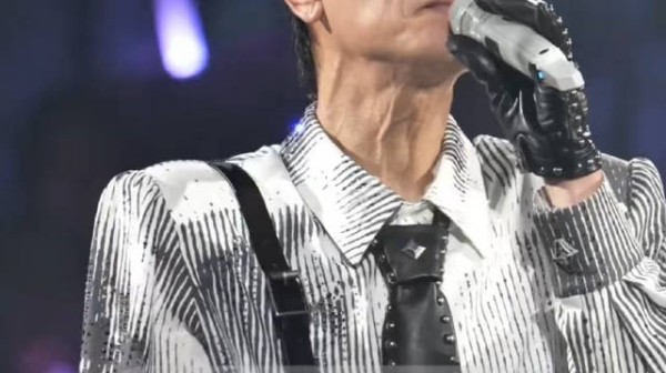 陈小春一开口,电影感拉满! 《借过一下》陈小春
