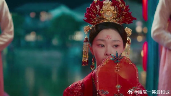 江心白和颜南星举行婚礼，两人默默相望，画面太甜了