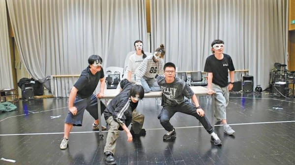 在创排中求新意 在演绎上求变化 北京舞台探索经典新解法