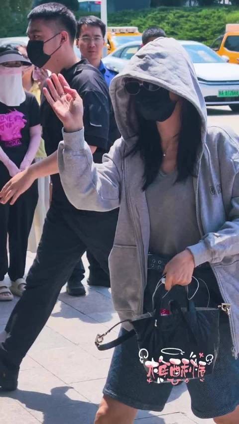 姐姐完全是天使来着！不会让粉丝的爱掉地上！