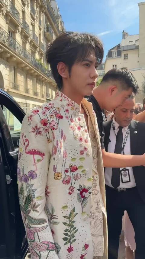 刘铮怎么可以这么美 一颗苹果头