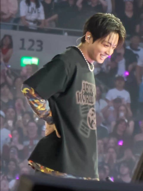 泼水复仇后被塞了冰块 /yh_jk0901 260706 BTS世巡 伦敦<a target=