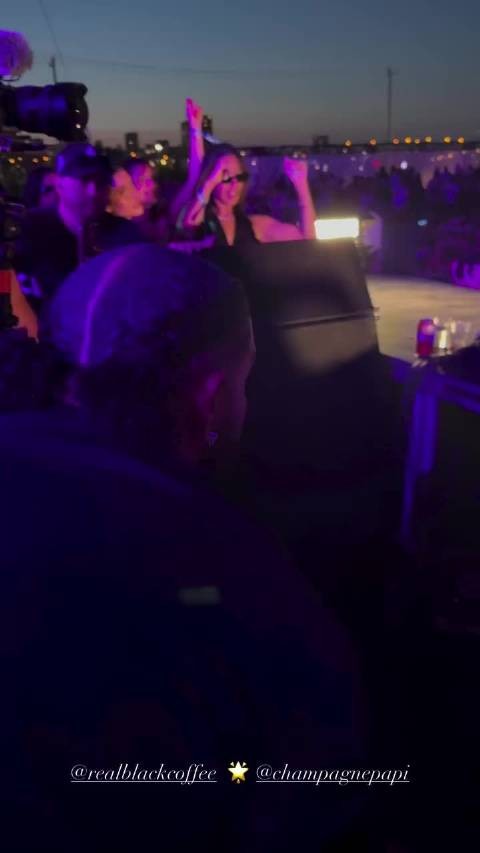 Drake惊喜现身Black Coffee多伦多专场演出