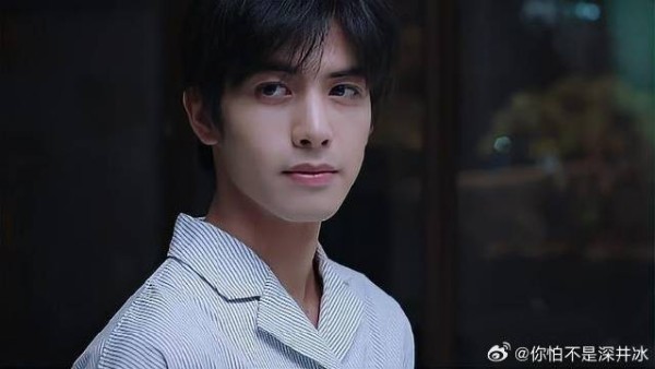 谭松韵 | 宋威龙 | 张新成 凌爸坚信凌霄没病，只是睡不着，两人对话太暖