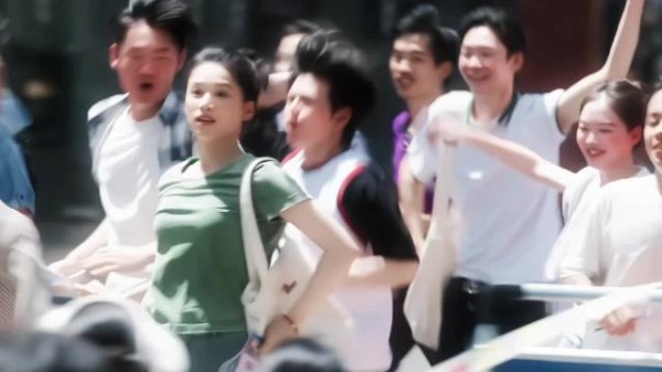陈异以向日葵花语暗表心意