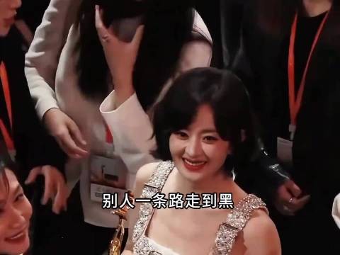 别人一条路走到黑，赵丽颖年年换赛道还次次爆，不服不行