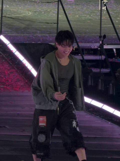 BTS田柾国伦敦巡演造型引热议