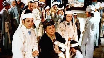 为何巧姐之后贾府再没有新生儿？秘密藏在这两个人的判词里