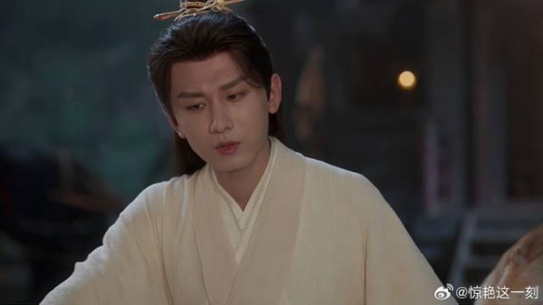 李莲花好奇心起来 一问笛飞声来历,秒懂不可说