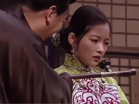 女人好不容易把大烟给戒了，谁成想被混混搞得前功尽弃