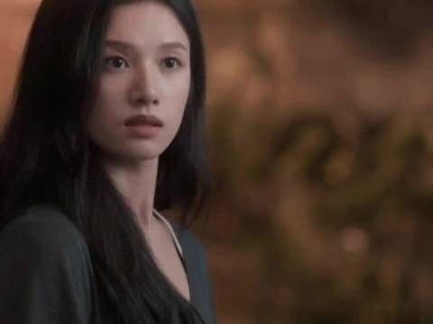 苗靖陈异情愫悄悄上涨，陈异却费尽心思要逼苗靖离开！