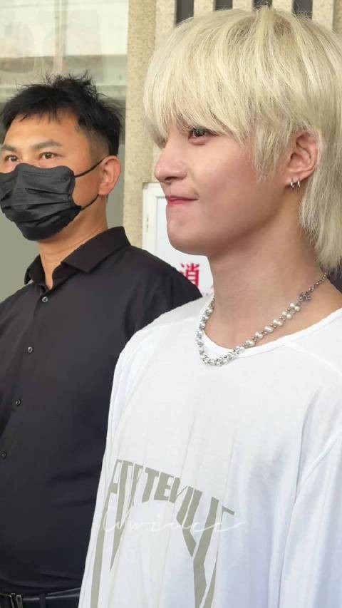 260710 XMN到达 一只偷笑的小可爱 cr 酱色儿奇 资源 瓶子 lyy