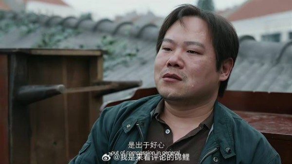 表面乐观鼓励别人,自己承受的折磨,也会绷不住