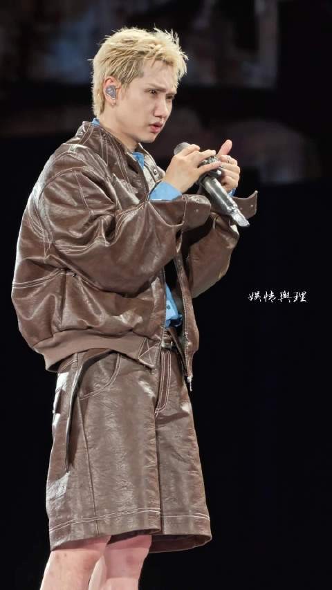 汪苏泷表演中表情丰富引热议