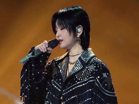 周笔畅歌声唤醒青春记忆