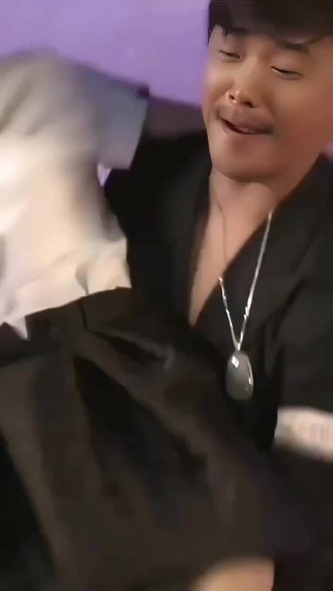西域美女 佟丽娅 ,好美好身材,思成当年糊涂啊