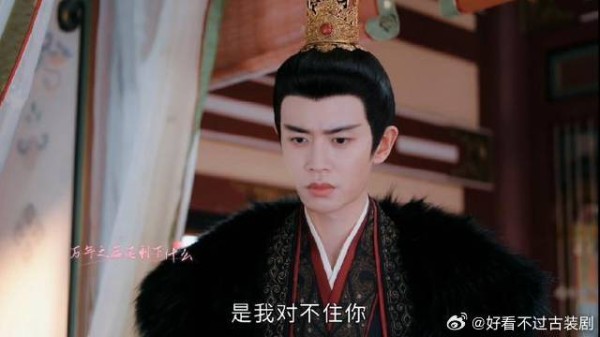 曾经我们甜如蜜，如今我们只剩下利用，女人故意装深爱