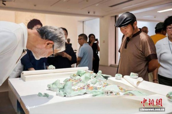 七旬艺术家张修竹作品展探寻破碎与重生的美学张力